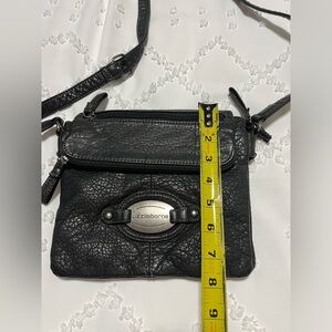 Liz Claiborne Black Crossbody Purse tons of pockets compartments zipper